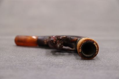 Réunion de deux pipes en écume de mer et...