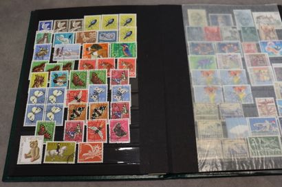 Collection de timbres français et suisses...