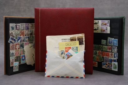 Lot de trois albums de timbres
