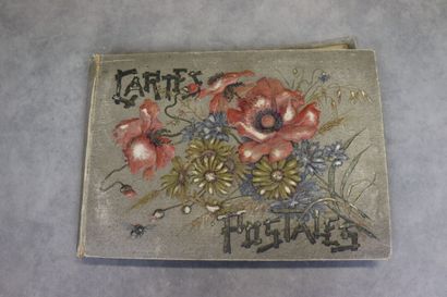 Un album de 250 cartes postales anciennes,...