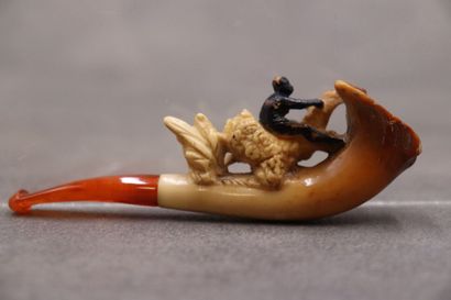 Réunion de deux pipes en écume de mer et...
