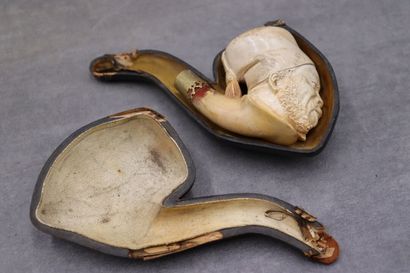 Un foyer de pipe en écume de mer. Longueur:...