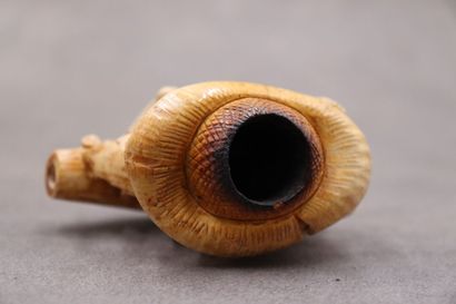 Un foyer de pipe en écume de mer à décor...