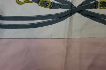 HERMES. Modèle Brides de gala. Carré en soie...
