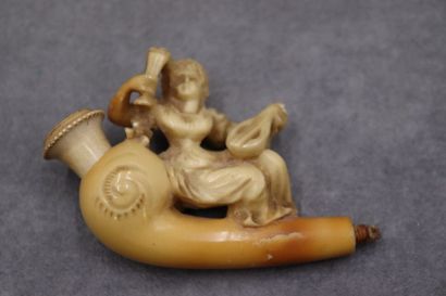 Réunion d'une pipe et un foyer en écume de...