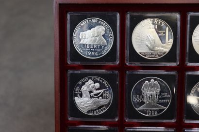 Coffret de 20 monnaies one dollar (1994,...