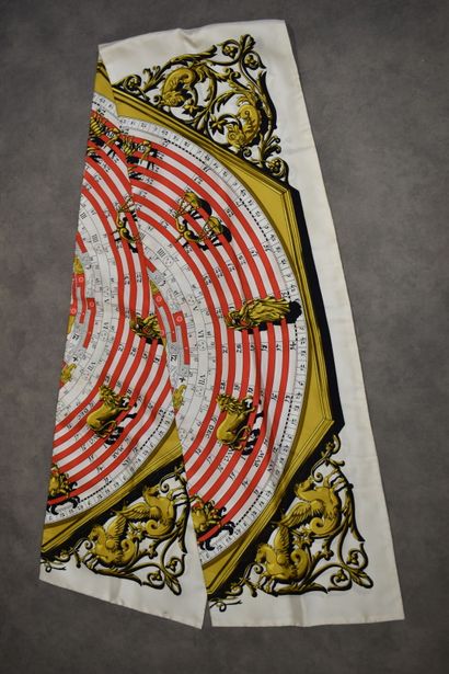 HERMES. Modèle Dies et Hore. Echarpe en soie...
