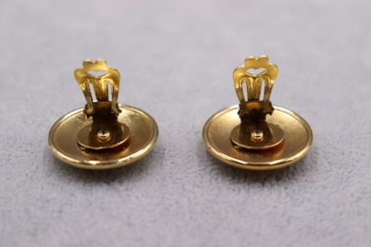 HERMES. Paire de clips à décor 