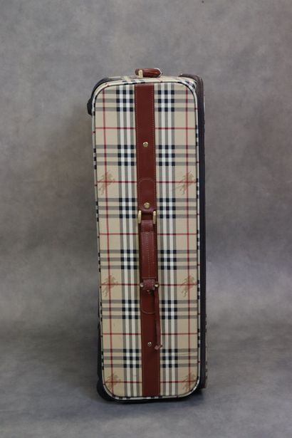 BURBERRY. Valise souple en toile enduite...