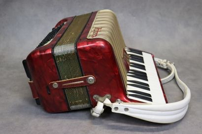 HONNER. Modèle Concerto II, accordéon avec...