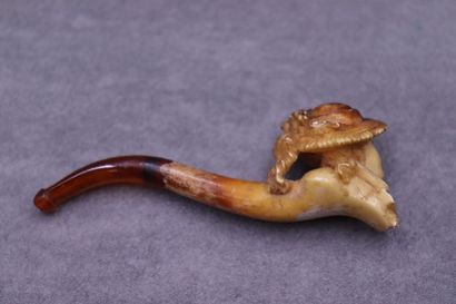 Réunion de deux pipes en écume de mer figurant...