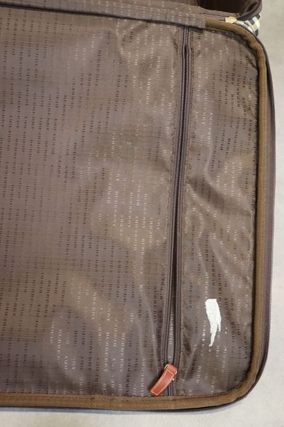 BURBERRY. Valise souple en toile enduite...