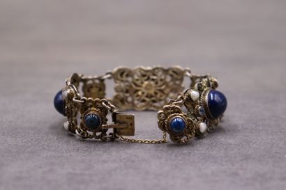 Un bracelet argent articulé avec 6 cabochons...