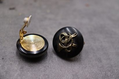 HERMES. Paire de clips à décor 