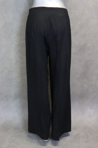MADELEINE. Pour femme, Réunion d'une veste...