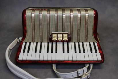 HONNER. Modèle Concerto II, accordéon avec...