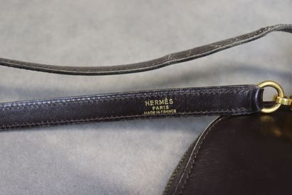 HERMES. Sac bolide en veau box marron et...