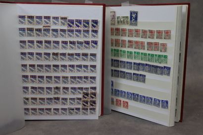 Réunion de dix albums de timbres France ...