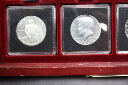 Coffret de dollars comprenant: 4 pièces one...