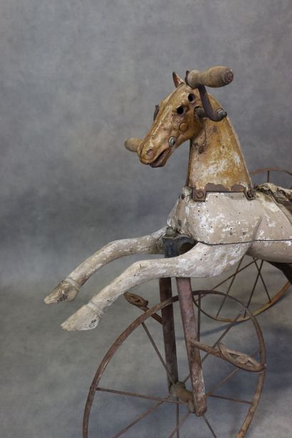 Tricycle en forme de cheval en bois, roues...