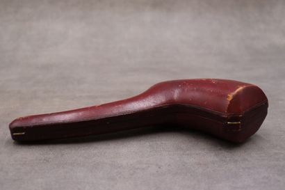 Une pipe en écume de mer avec son écrin....
