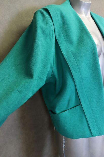 Yves Saint Laurent. Tailleur pour femme en...
