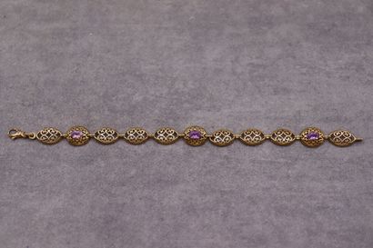 Bracelet plaqué or maille ancienne une améthyste....
