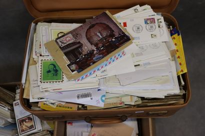 Importante réunion de timbres et lettres...