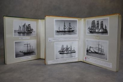 Réunion de deux albums répertoriant des bateaux...