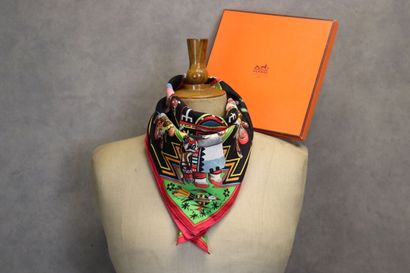 HERMES. Modèle Kachinas, carré en soie design...