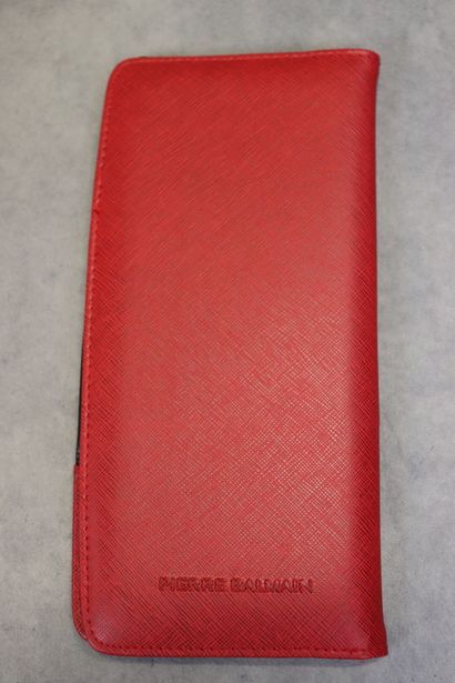 Réunion de pochettes, porte-documents, porte-cartes,...