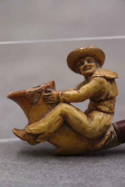 Réunion d'une pipe et un foyer en écume de...
