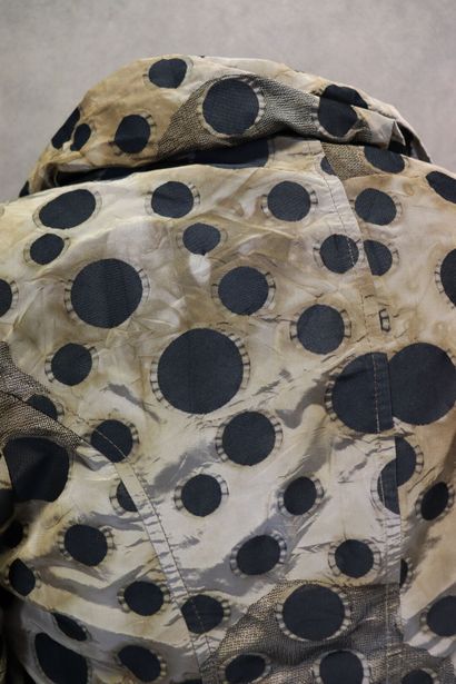 MADELEINE. Pour femme, Réunion d'une veste...