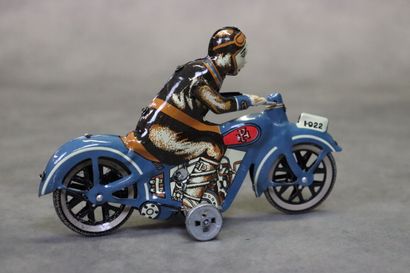 Réunion de deux motos mécaniques en tôle...