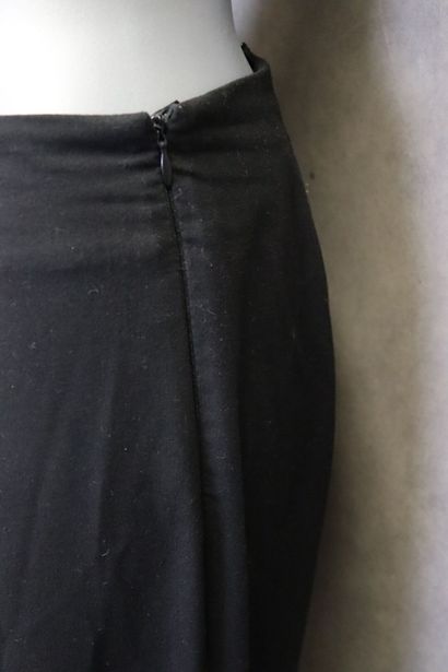MADELEINE. Pour femme, Réunion d'une veste...
