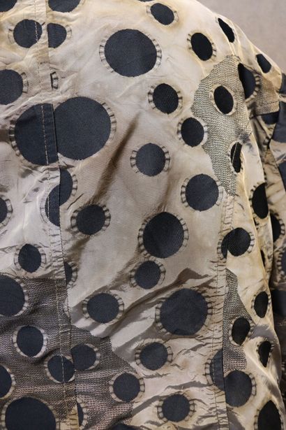 MADELEINE. Pour femme, Réunion d'une veste...