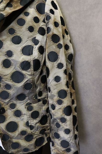 MADELEINE. Pour femme, Réunion d'une veste...