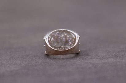 Bague fantaisie acier et strass. TDD: 56