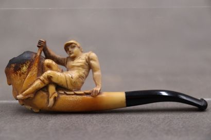Réunion de d'une pipe et un foyer en écume...