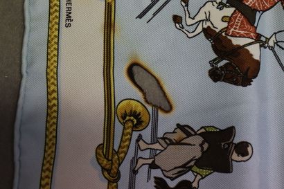 HERMES. Réunion de deux gavroches en soie,...