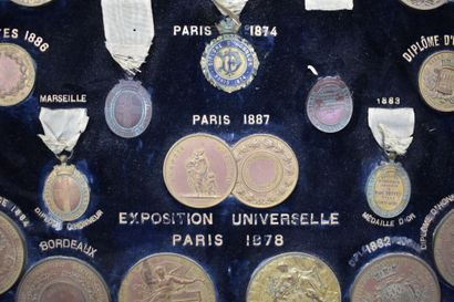 NESTLE. Panneau de médaille de la maison...