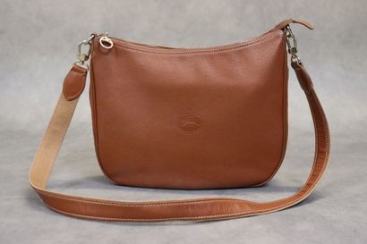 LONGCHAMPS. Sac bandoulière en cuir grainé...