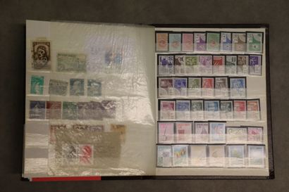 Réunion de dix albums de timbres France ...