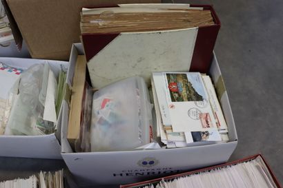 Importante réunion de timbres et lettres...