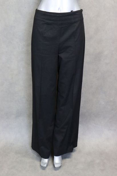 MADELEINE. Pour femme, Réunion d'une veste...