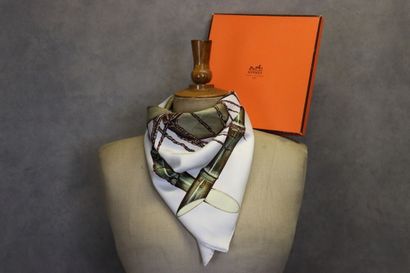 HERMES. Modèle Jardin créole, carré en soie...