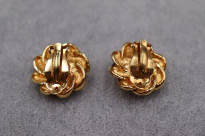 CHANEL. Paire de boucles d'oreilles clips...