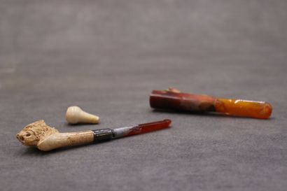 Réunion de d'une pipe et un fume cigarette...