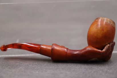 Réunion deux pipes et un foyer, deux en écume...