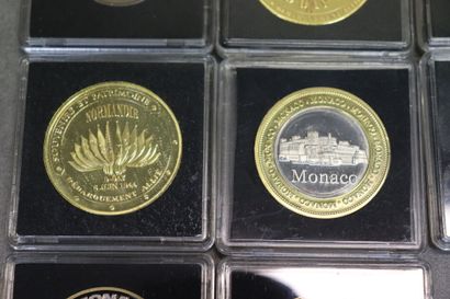 Réunion de 11 monnaies dont 2 souvenirs et...